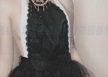 听说超级小禾儿的新婚纱让花园都变得羞涩，图个乐子！