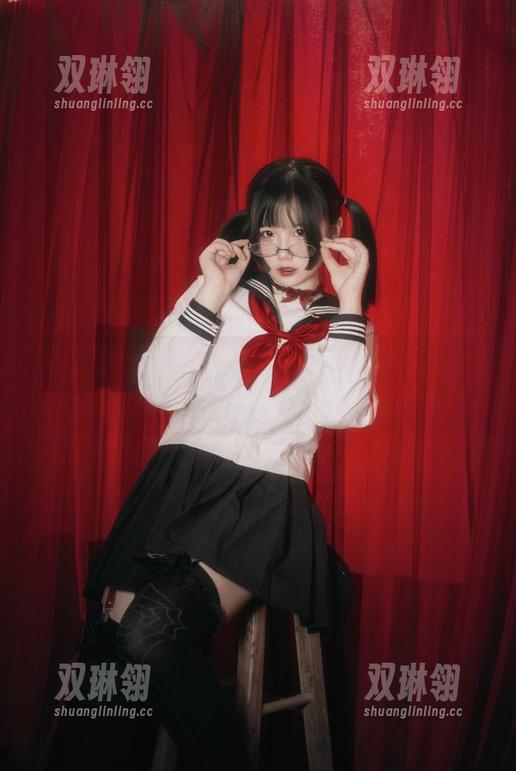 快乐充电中，阿半今天很开心摄影分享：喜多川的写真和图片让人不由自主
