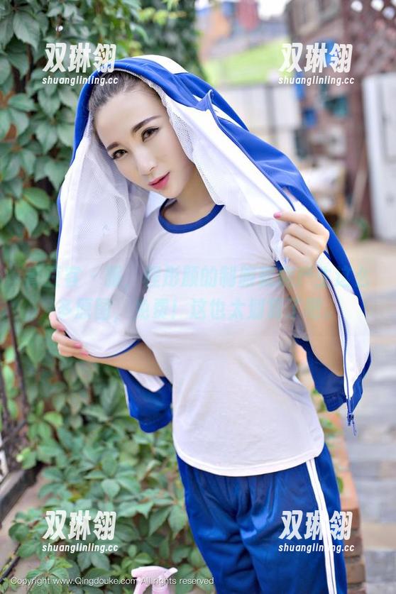 青豆客 - 服，程彤颜的制服就能产生这么多原图，免费！这也太划算了吧。