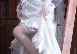 看着鬼畜瑶在不在w的校服作品，脑海里翻滚着一堆校园影像