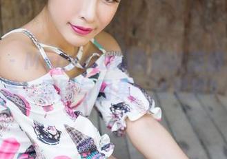 魅妍社 – Manuela玛鲁娜的美腿大显身手，原图与图集，谁更撩？