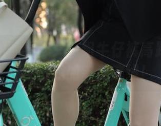 魔镜街拍：看！又一组牛仔裤高跟美图正在冲击我的审美底线！